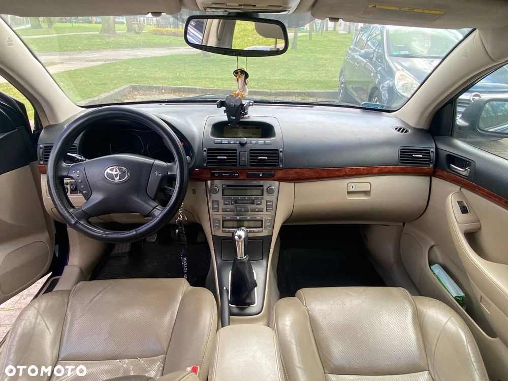 Toyota Avensis 2.0 D-4D - 5