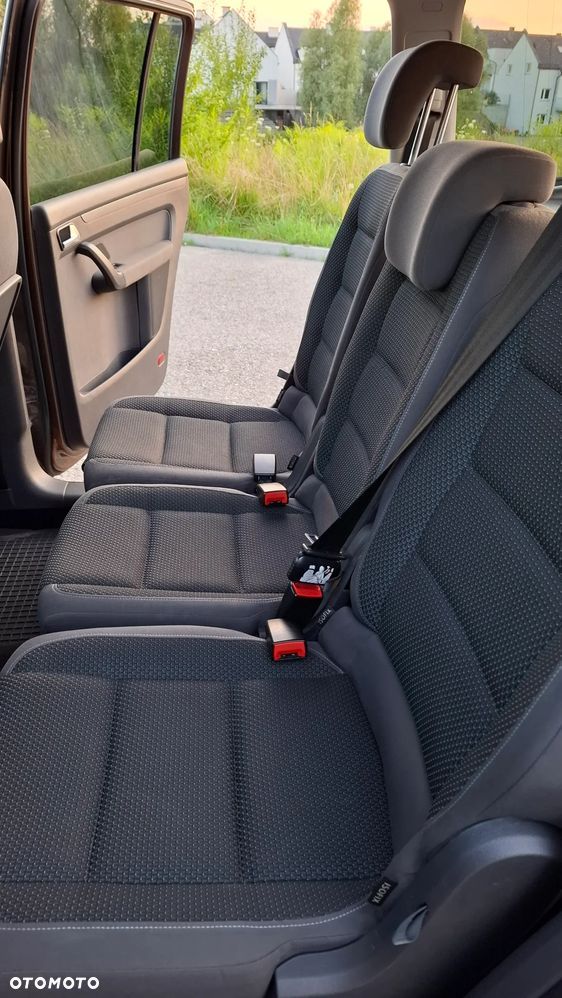 Volkswagen Touran 2.0 TDI DPF Comfortline - 9