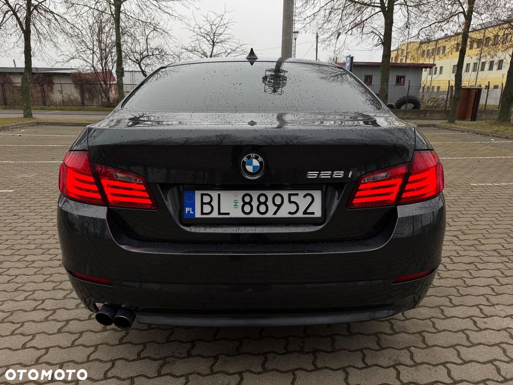 BMW Seria 5 528i - 21