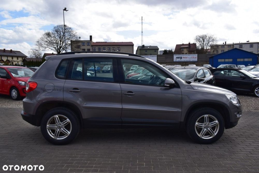 Volkswagen Tiguan - 2