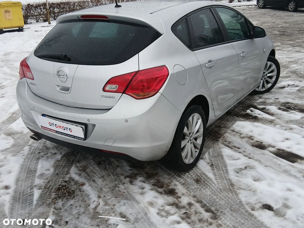Opel Astra 1.4 Turbo 150 Jahre - 3