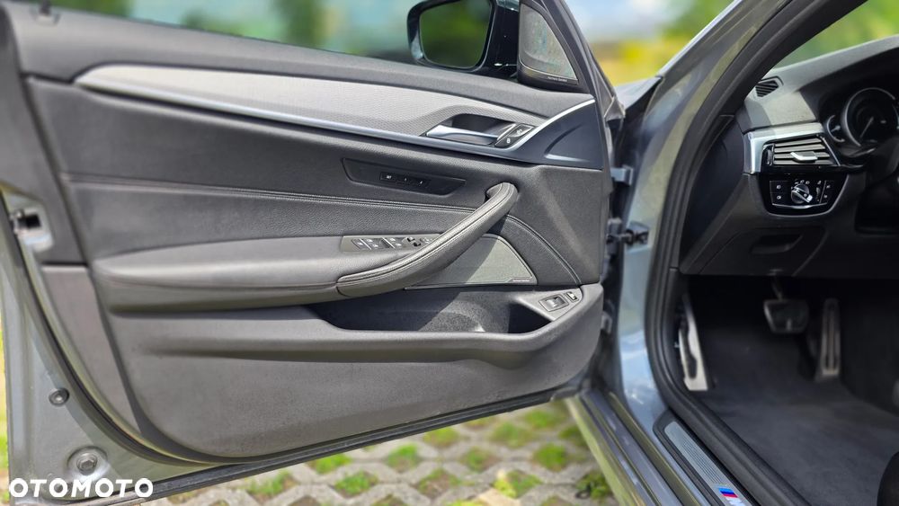 BMW Seria 5 530e iPerformance M Sport sport - 25