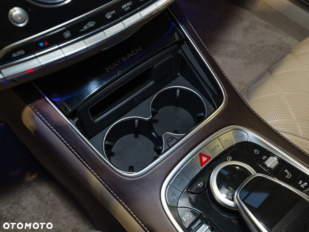 Mercedes-Benz Maybach Klasa S 560 4-Matic - 31