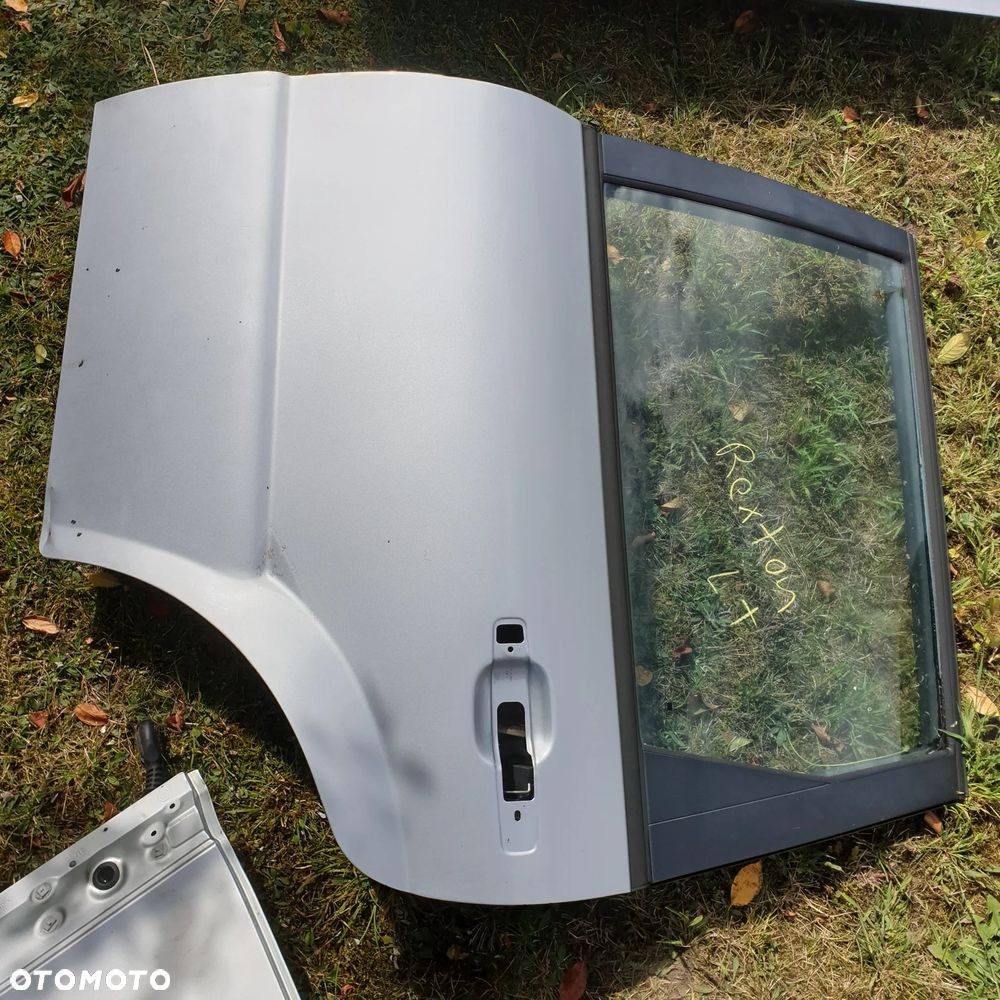 SSANGYONG REXTON I  DRZWI LEWY TYL  SAF 07R