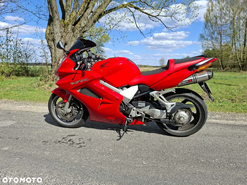 Honda VFR - 2