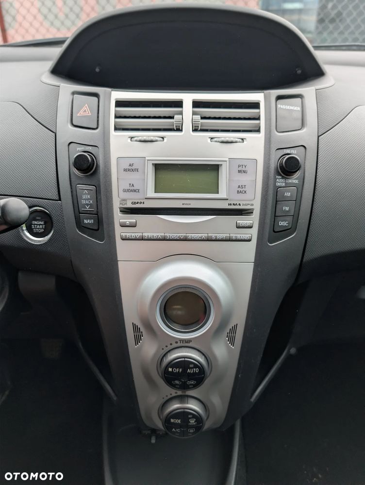 Toyota Yaris 1.3 Sol - 26