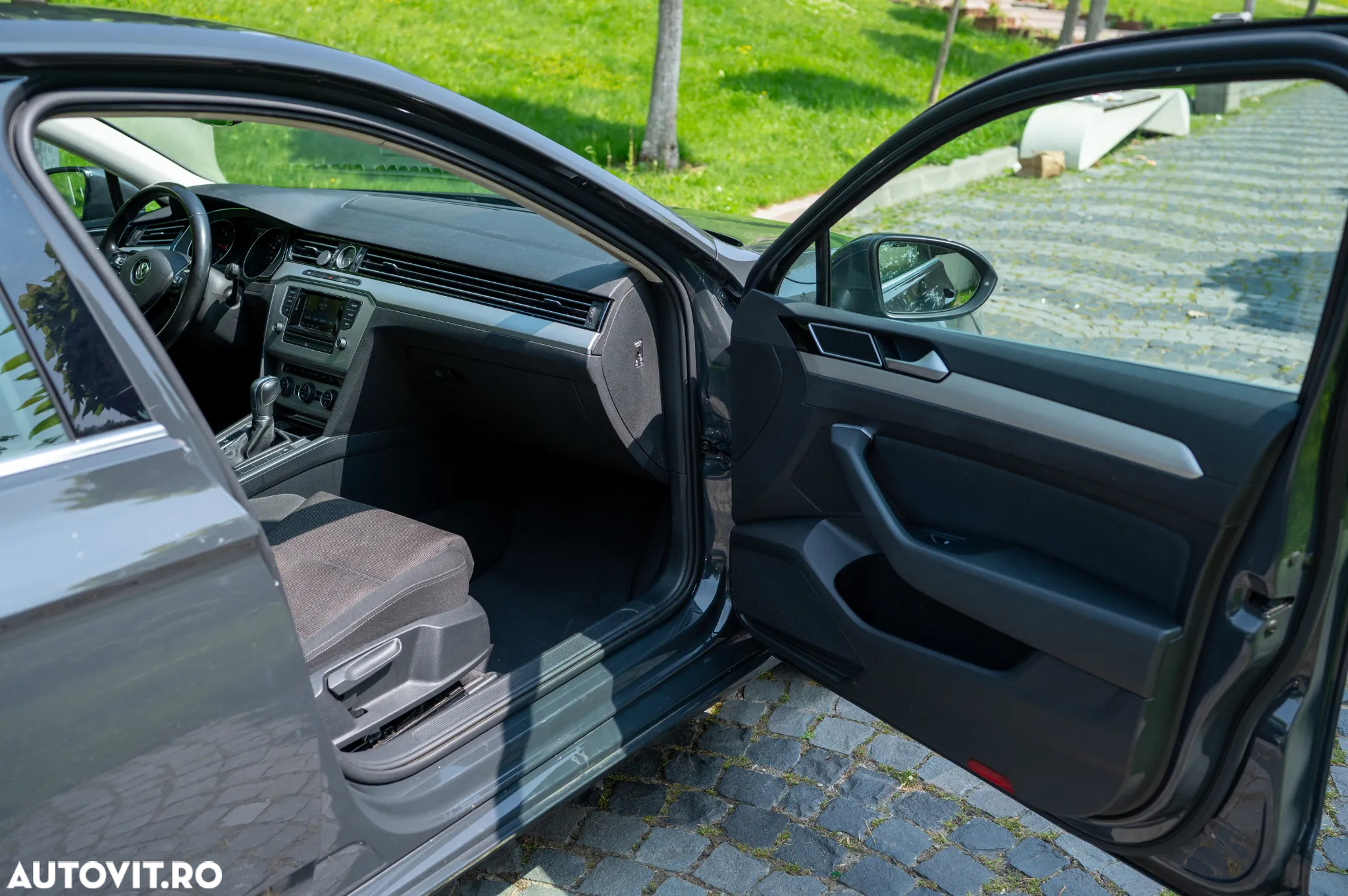 Volkswagen Passat - 12