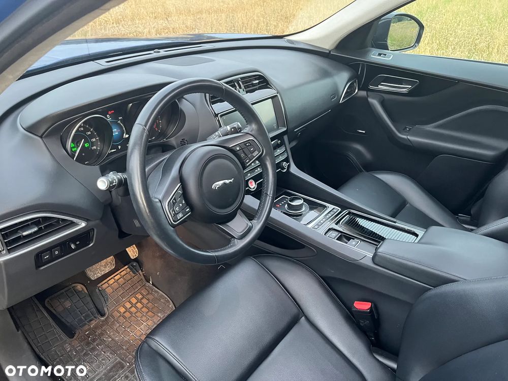 Jaguar F-Pace 2.0 i4P AWD Pure - 9