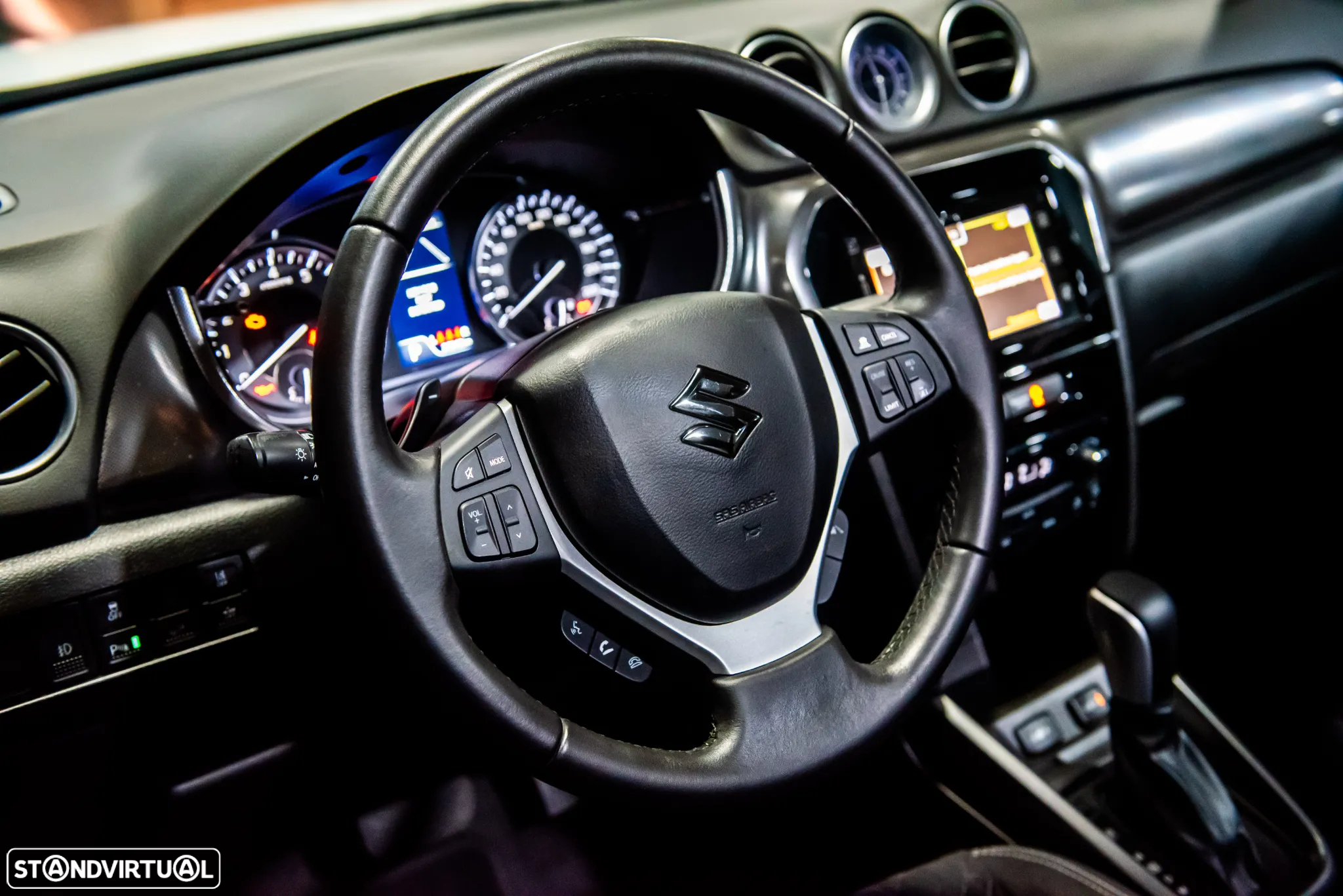 Suzuki Vitara 1.4T GLX 4WD AT - 25