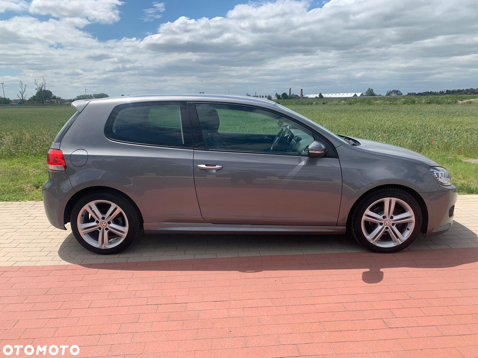 Volkswagen Golf 1.6 TDI DPF BlueMotion Technology Comfortline - 4
