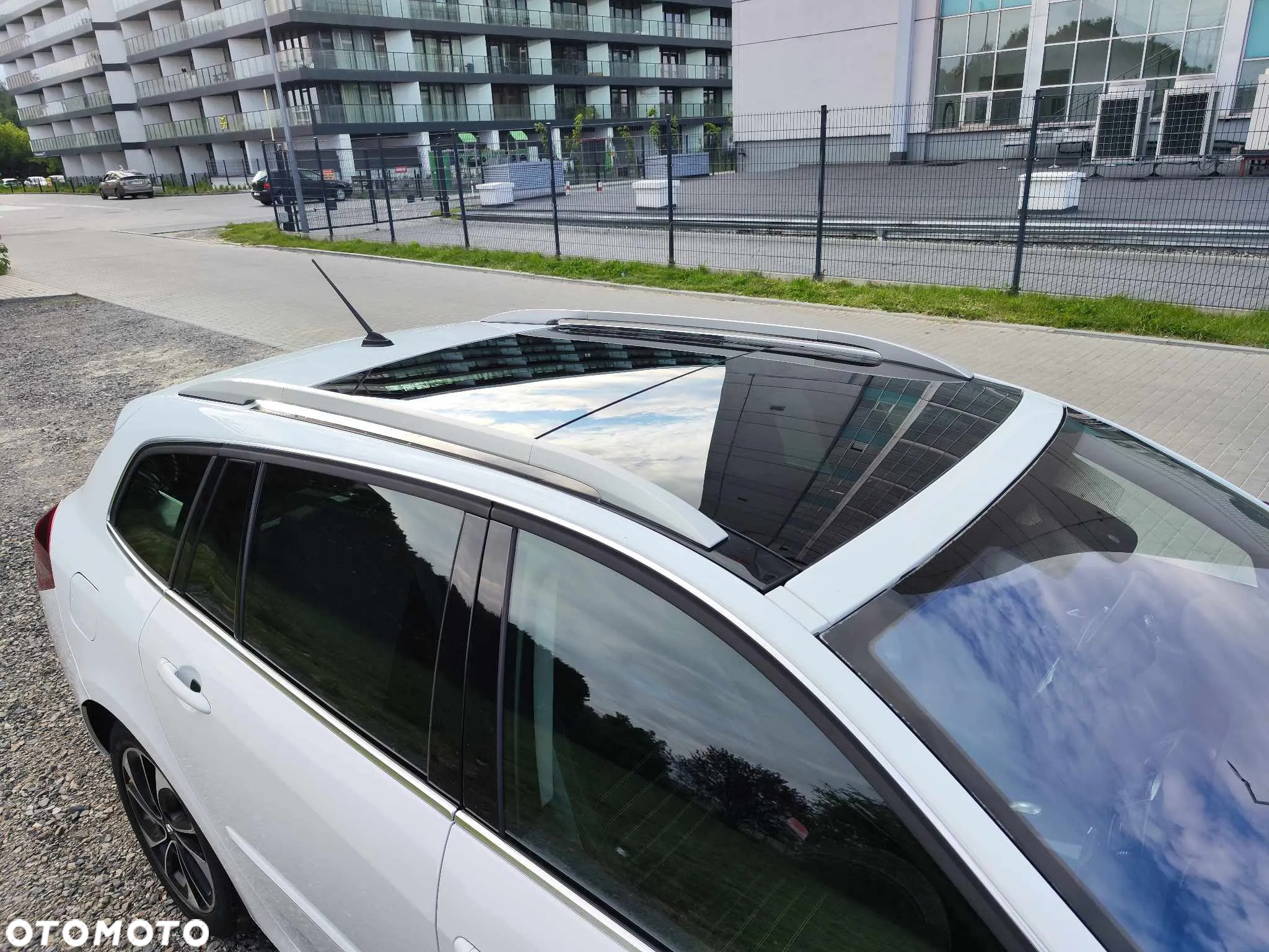 Renault Laguna Grandtour dCi 110 FAP EDC Bose Edition - 10
