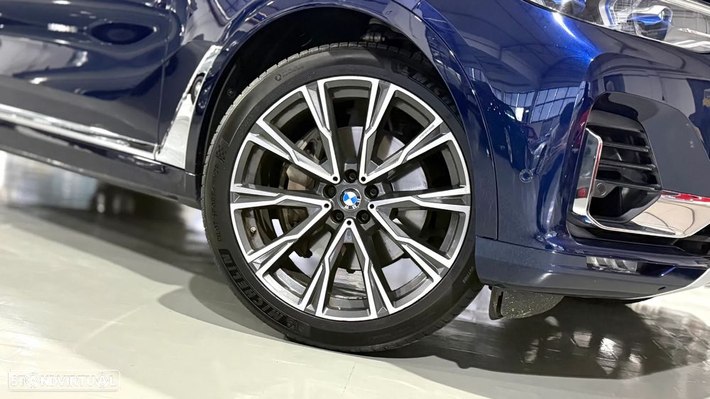 BMW X7 30 d xDrive Pack M - 13
