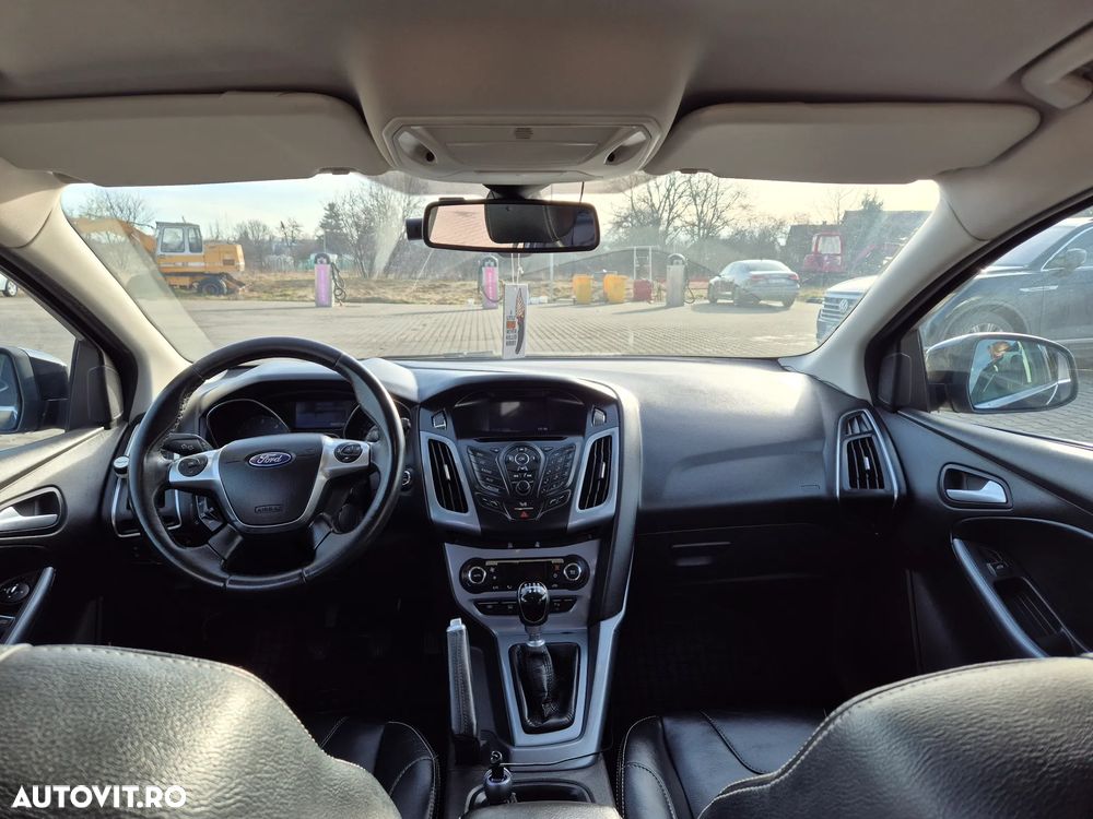 Ford Focus 1.6 TDCI ECOnetic 88g Start-Stopp-System Titanium - 9