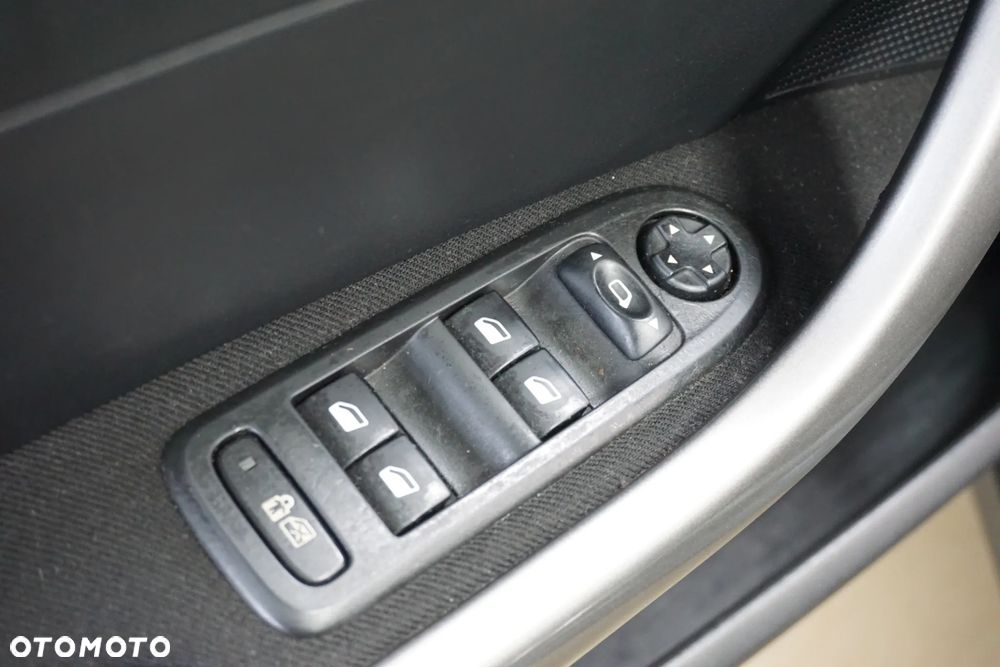 Peugeot 308 HDi FAP 110 Tendance - 29