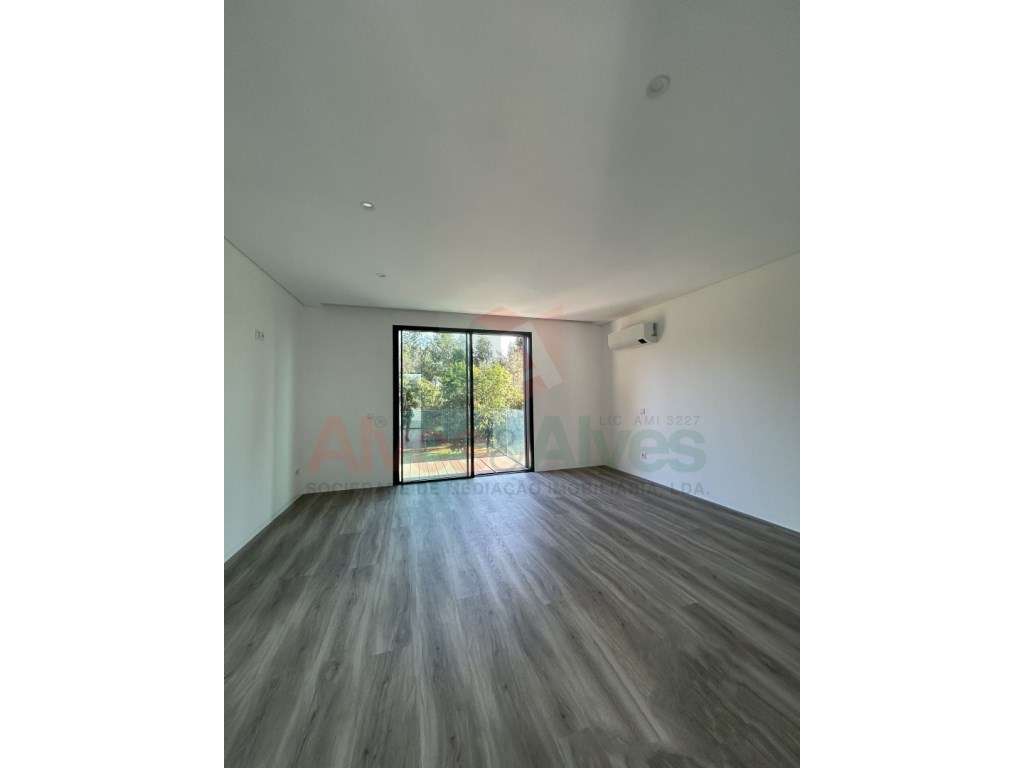 Moradia T4+1 - Castêlo da Maia- Pronta a habitar - Grande imagem: 5/9