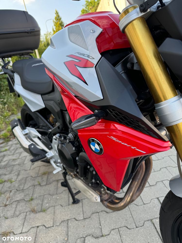 BMW F - 9