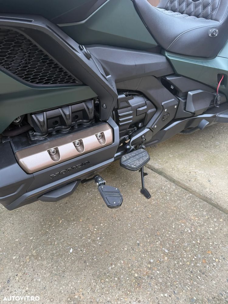 Honda GL 1800 Gold Wing - 10