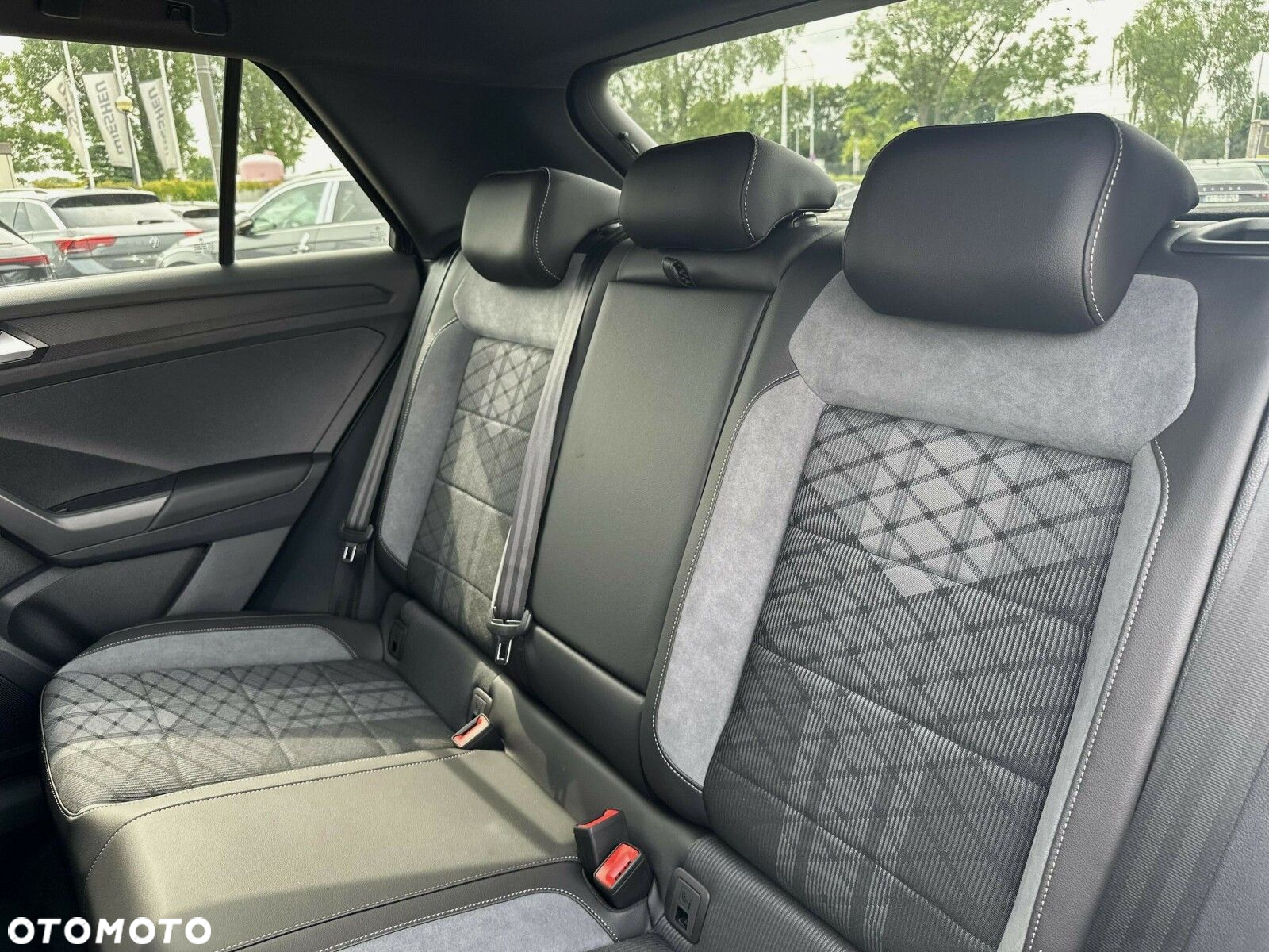 Volkswagen T-Roc 1.5 TSI R-Line Plus DSG - 23