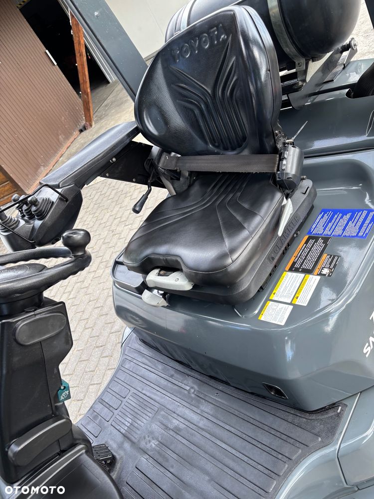 Toyota wózek widłowy 8FGF18 GWARANCJA LPG benzyna triplex PERFEKCYJNY 46800 NETTO - 9