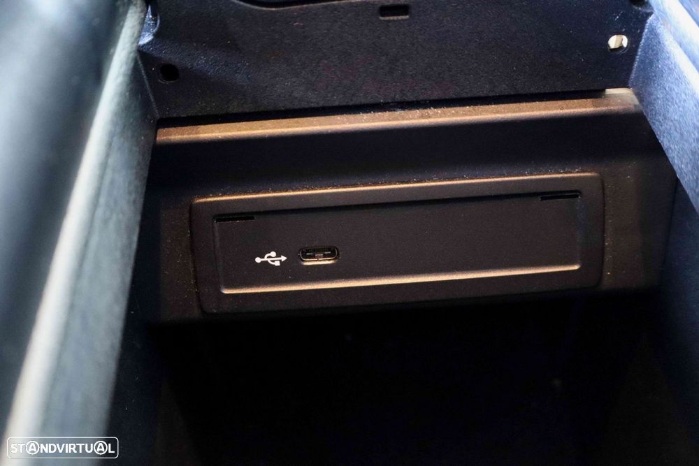 Mercedes-Benz CLA 250 e Shooting Brake AMG Line - 46