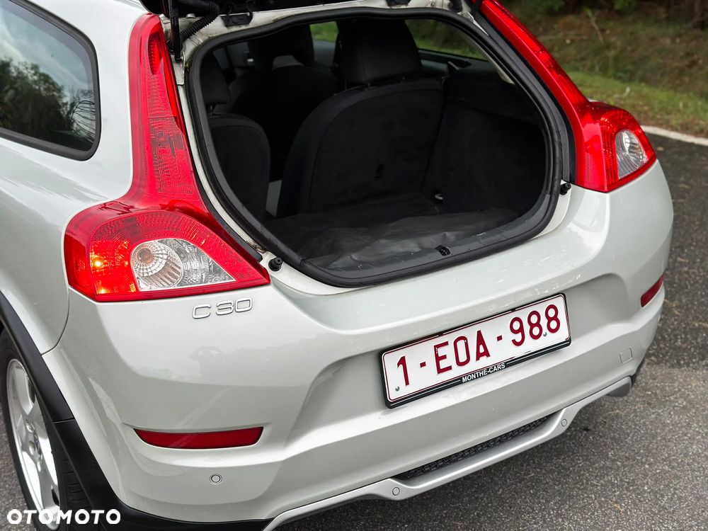 Volvo C30 D2 Momentum - 26