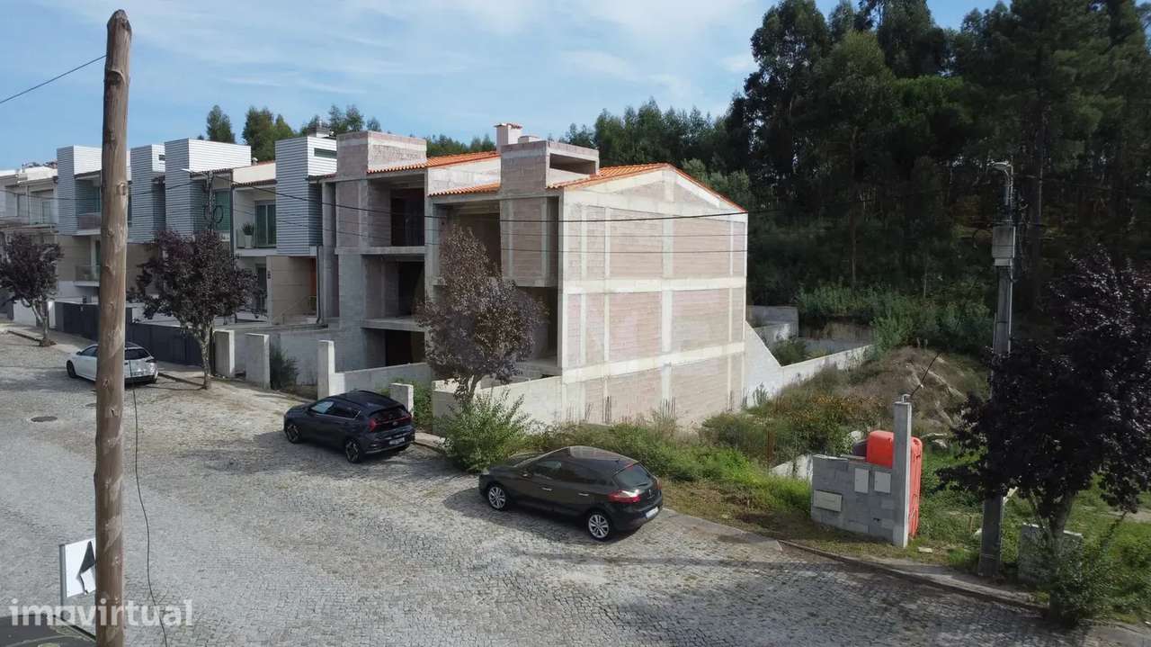 Duas moradias e Dois lotes para construção | Penafiel | 448.000,00€ - Grande imagem: 4/34