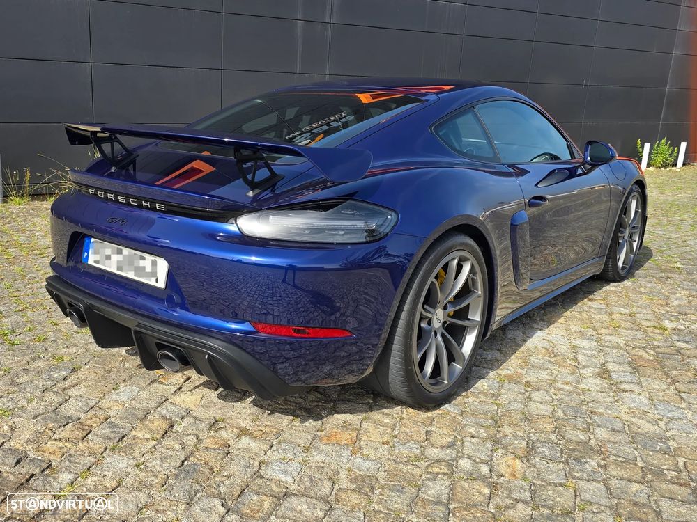 Porsche 718 Cayman GT4 - 3