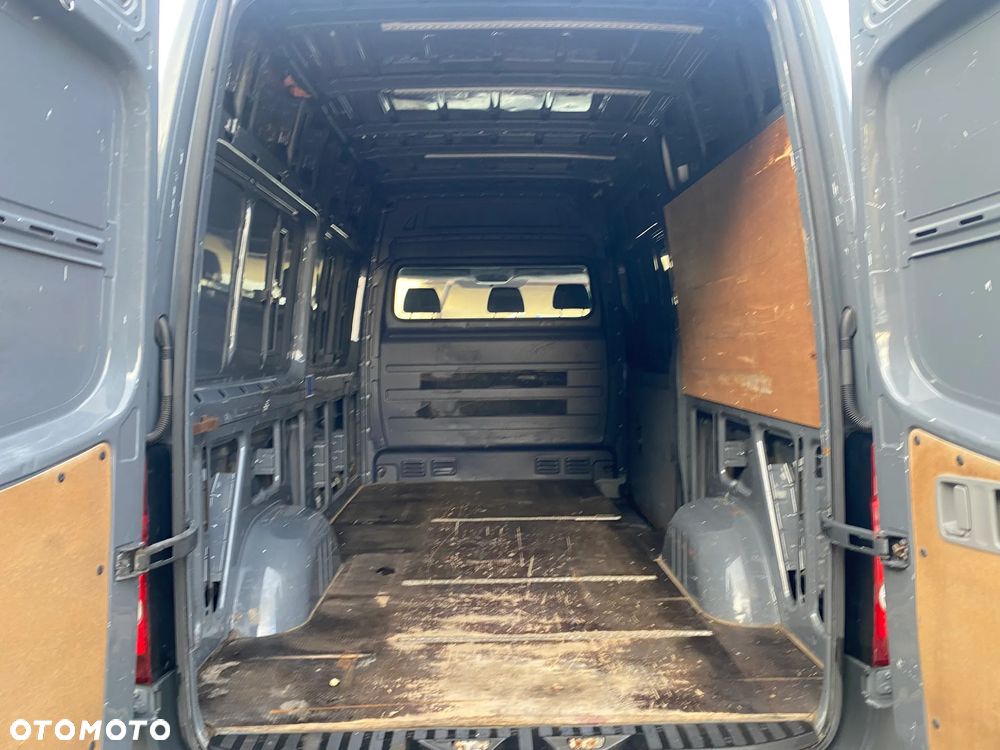 Volkswagen CRAFTER - 9