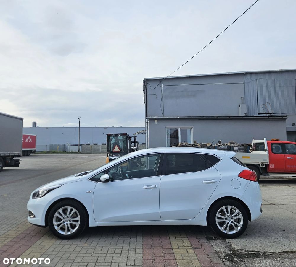 Kia Ceed 2015 photo 3