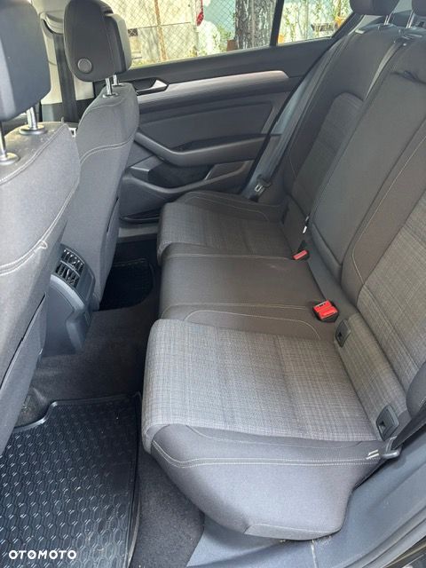 Volkswagen Passat 1.5 TSI EVO Business - 17