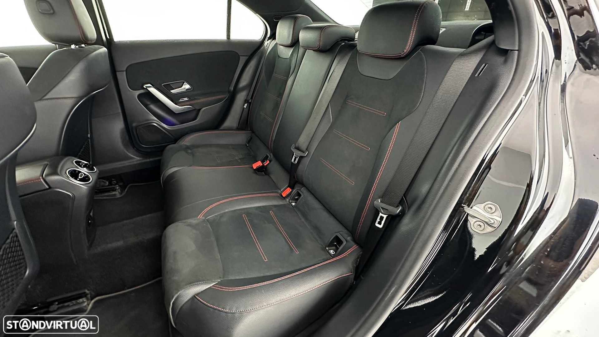 Mercedes-Benz A 250 Limousine e AMG Line - 45