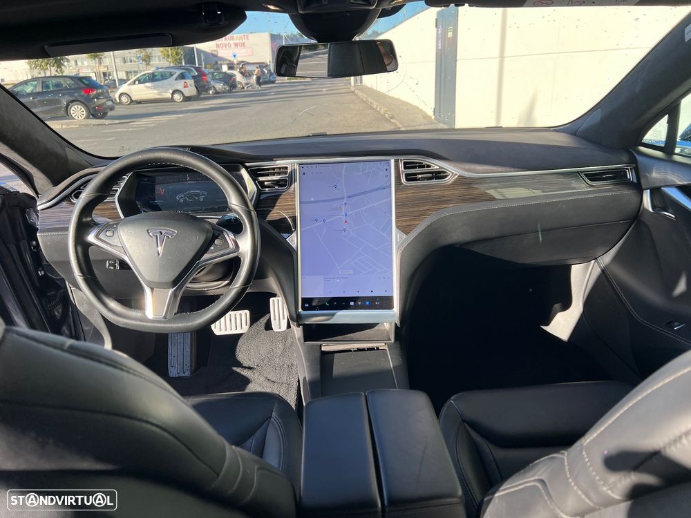 Tesla Model S P90D - 8