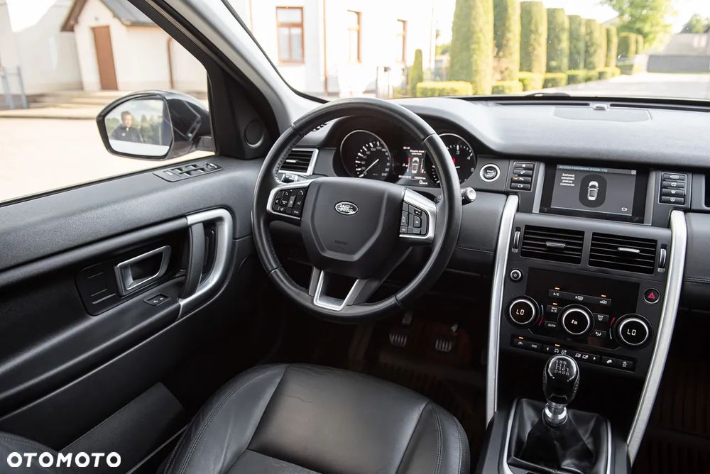 Land Rover Discovery Sport TD4 HSE Luxury - 26