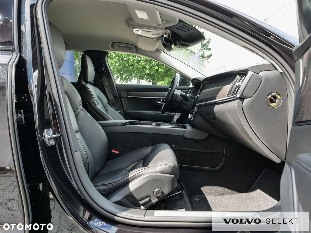 Volvo V90 Cross Country - 30