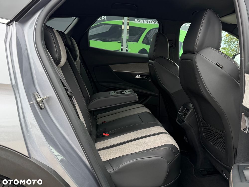Peugeot 3008 225 e-EAT8 GT - 35
