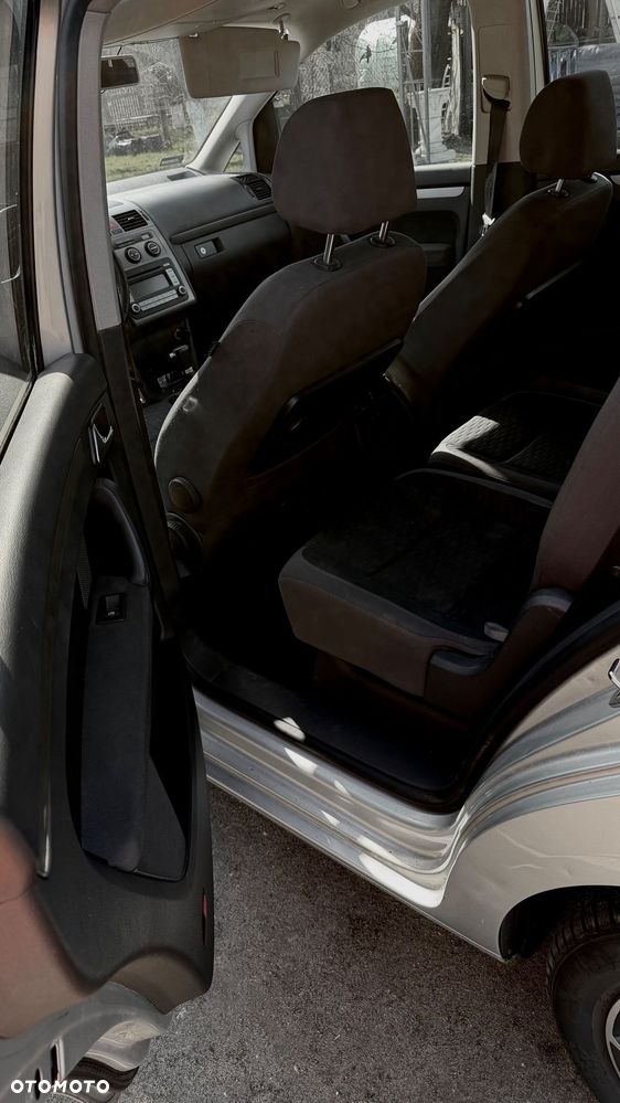 Volkswagen Touran - 17