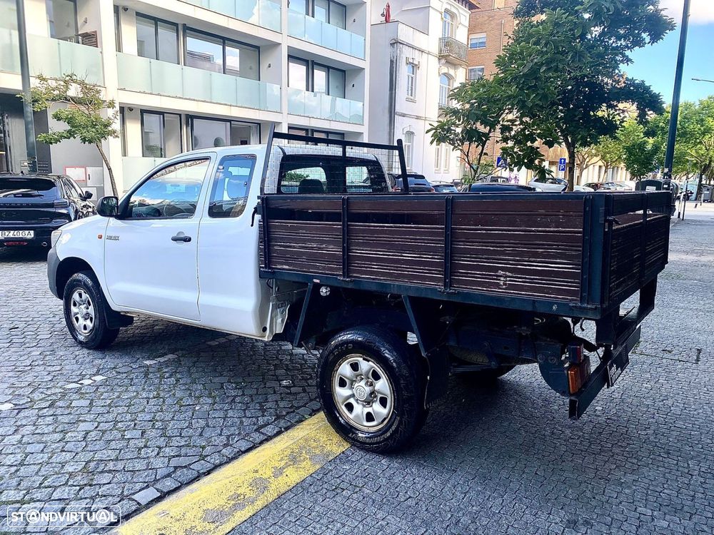 Toyota Hilux 2.5 D-4D 2WD CE - 8