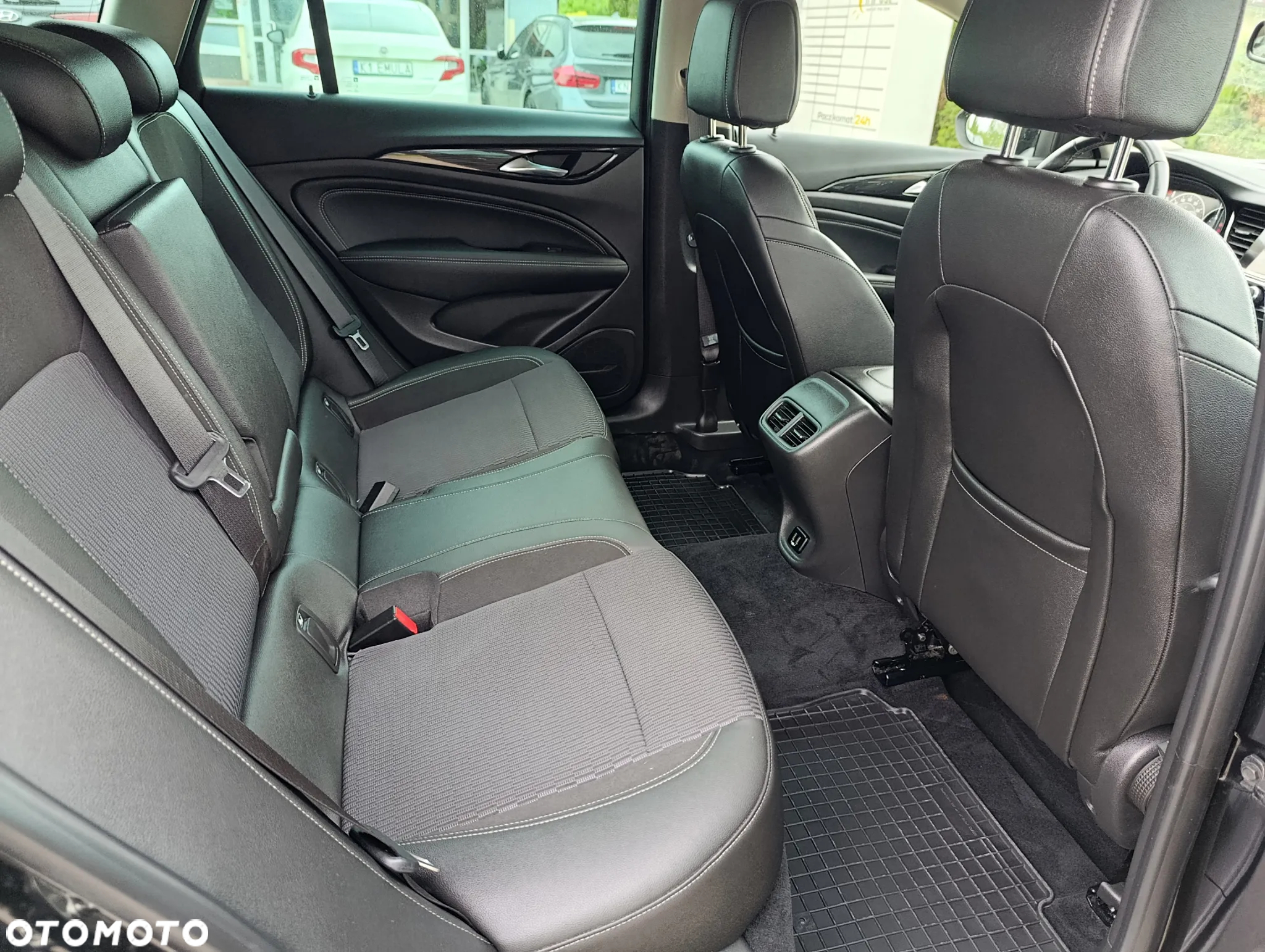 Opel Insignia 2.0 CDTI Sports Tourer 4x4 Cosmo - 16