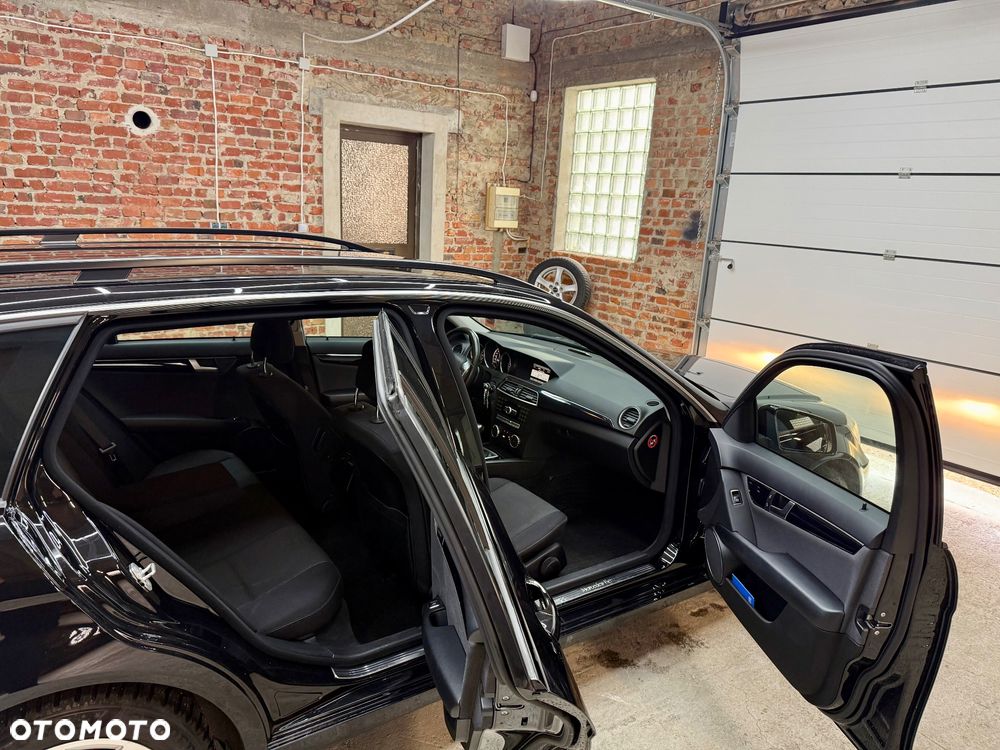 Mercedes-Benz Klasa C 180 (BlueEFFICIENCY) Elegance - 13