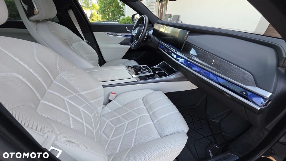 BMW Seria 7 - 19