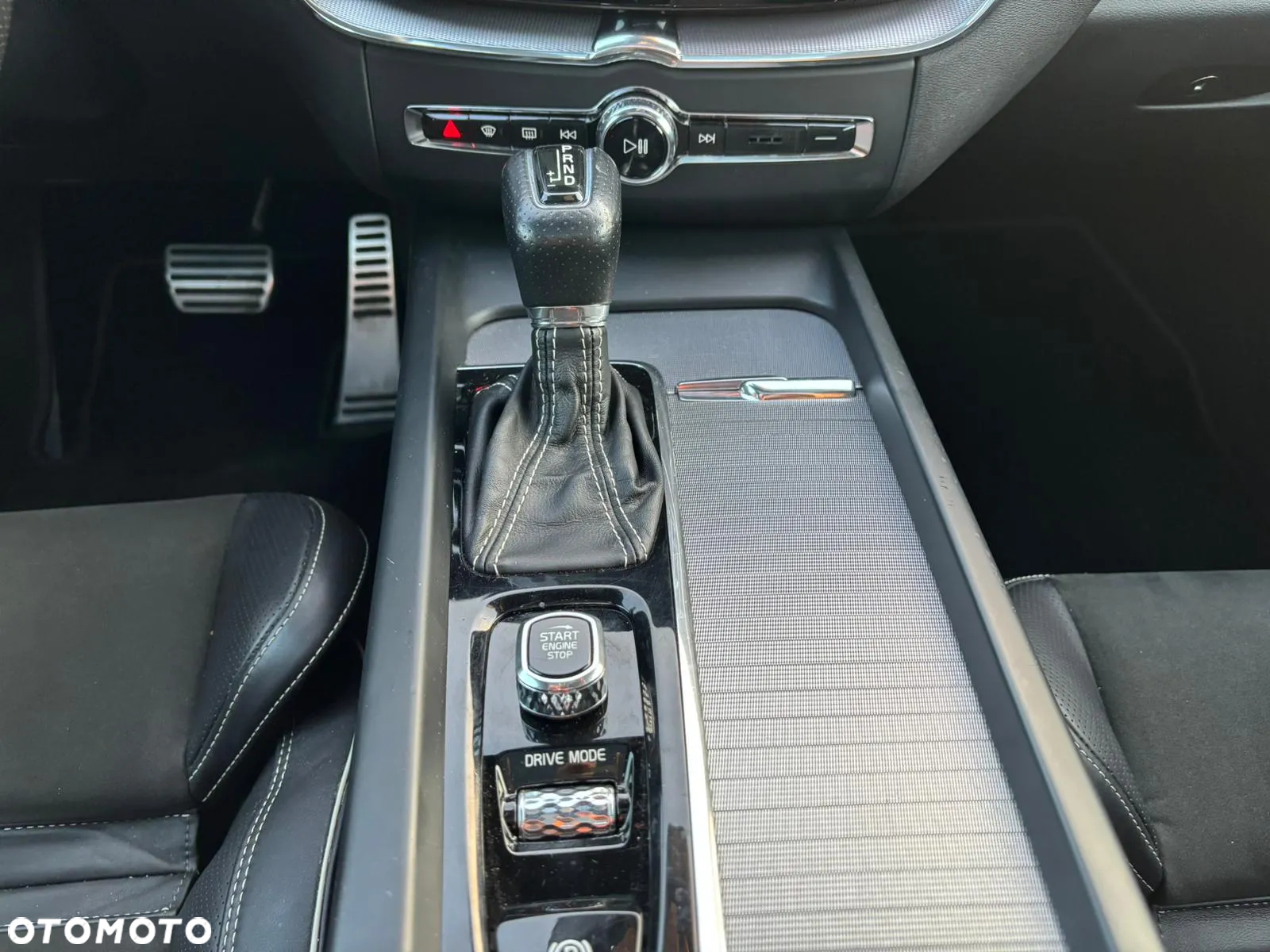 Volvo XC 60 T6 AWD Geartronic RDesign - 18