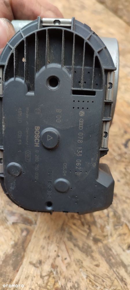 Audi A6 C5 3.0 ASN przepustnica silniczek - 3