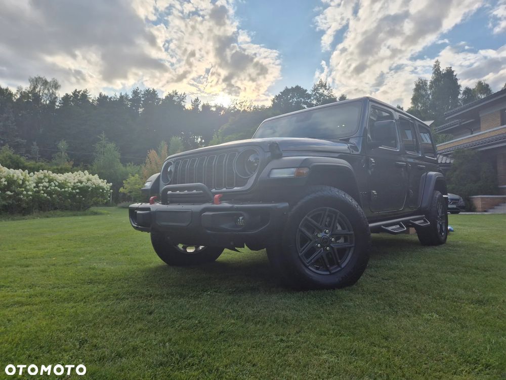 Jeep Wrangler - 1