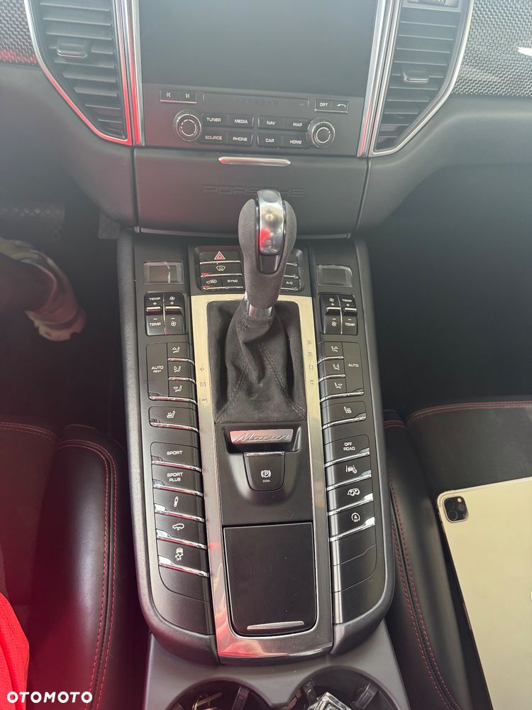 Porsche Macan GTS - 22
