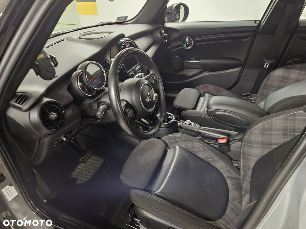 MINI Cooper Standard - 15