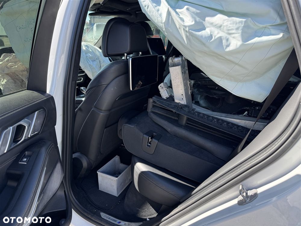 BMW X5 M50i - 20