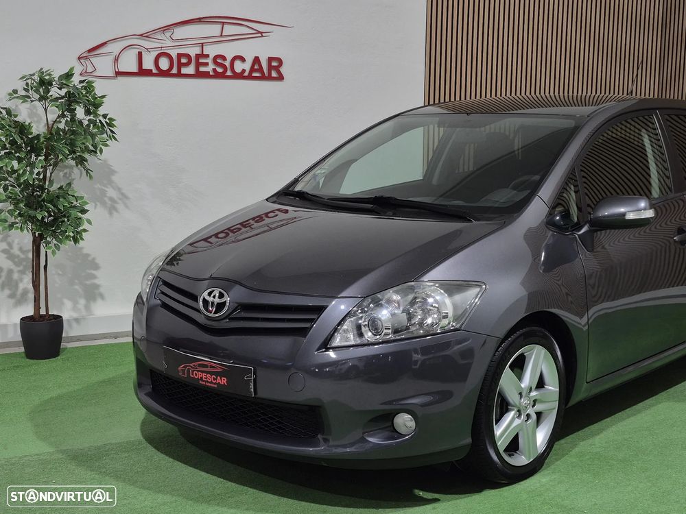 Toyota Auris 1.4 D-4D Exclusive+P.Sport - 2