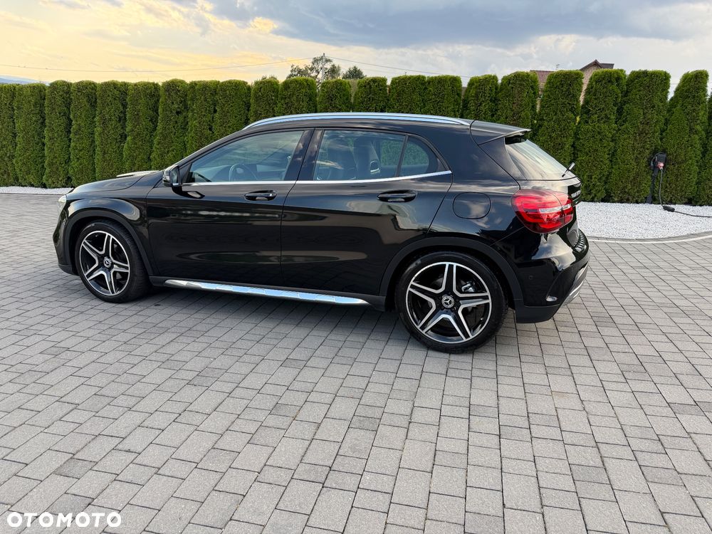 Mercedes-Benz GLA 200 d AMG Line - 9