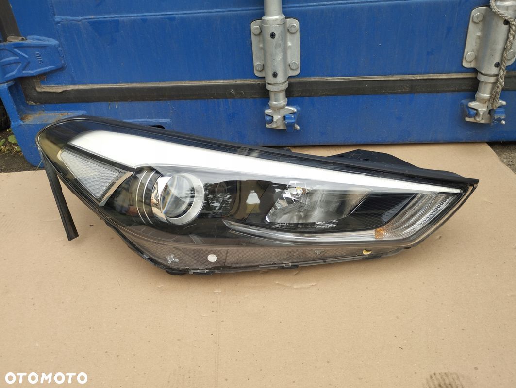 Lampa prawa Hyundai Tucson III 3 2015-^ 92102-D7000 - 1