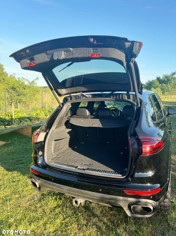 Porsche Cayenne Platinum Edition - 2